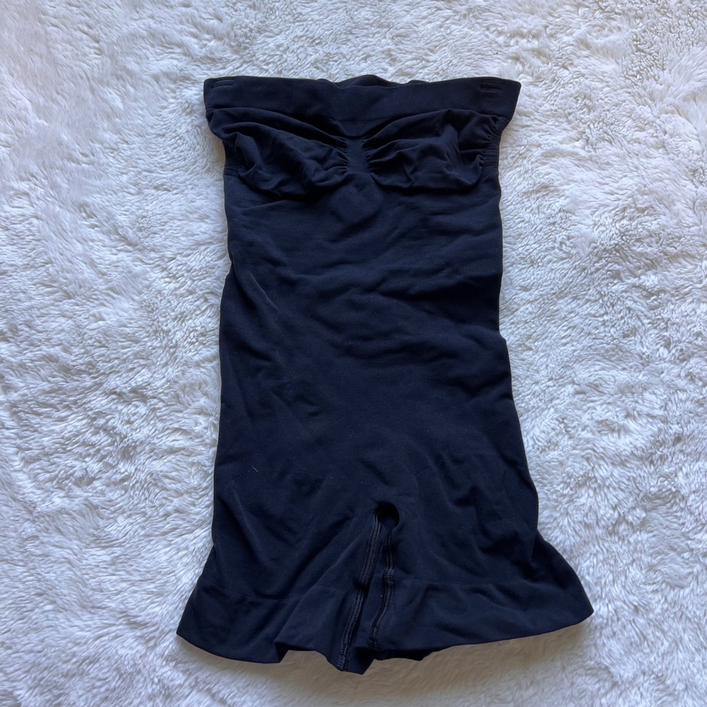 SKIMS Sculpting Mid Thigh Bodysuit Onyx Black Strapless Shapewear Small NWOT - S